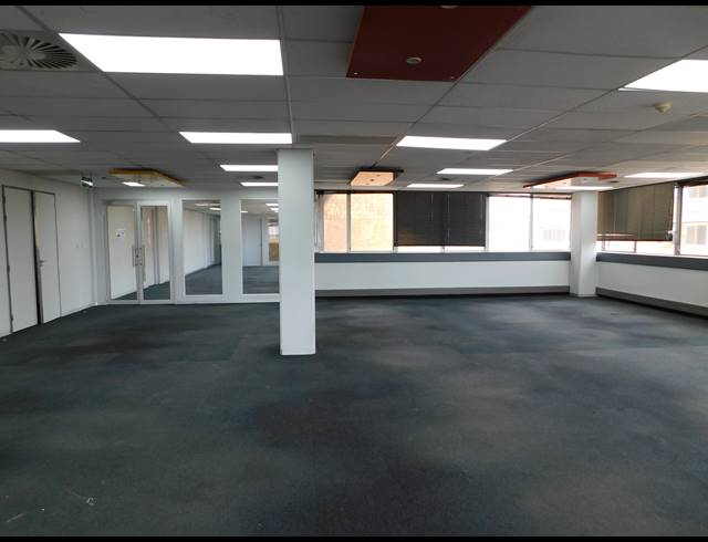 7,200M² OFFICE TO LET IN FERNDALE
